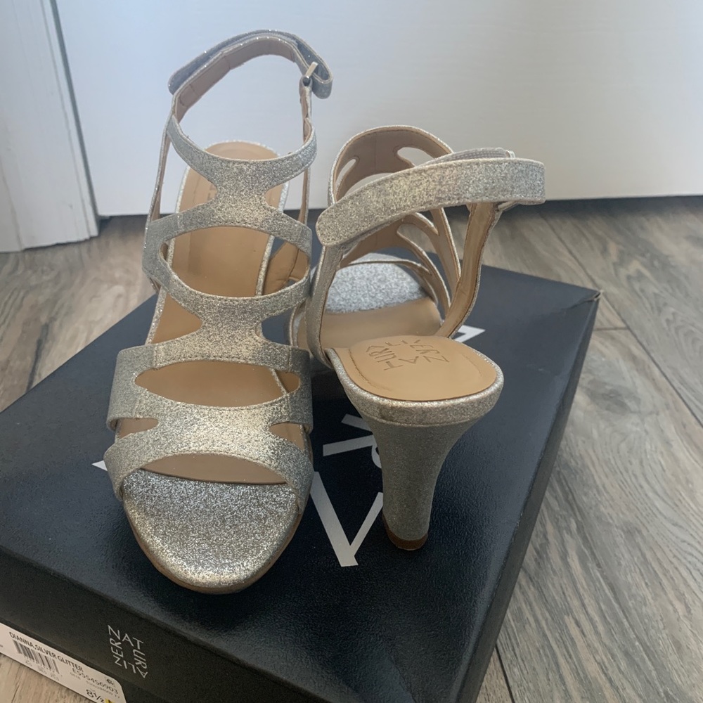 Naturalizer silver glitter heels 8.5